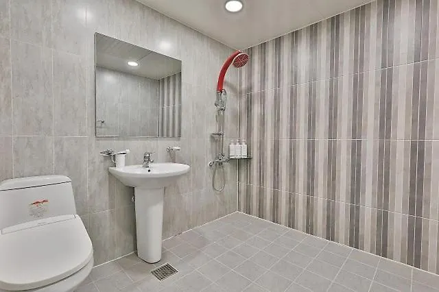 Motel Gangseo Sinhodong Business *