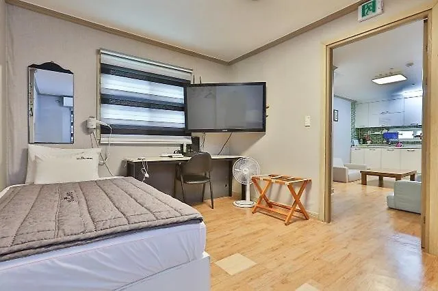 Motel Gangseo Sinhodong Business *