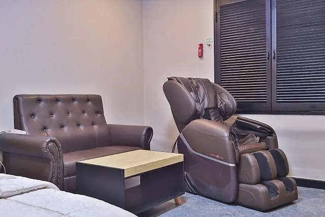 Gangseo Sinhodong Business Motel Busan