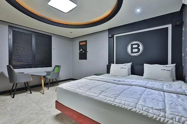 Gangseo Sinhodong Business Motel *